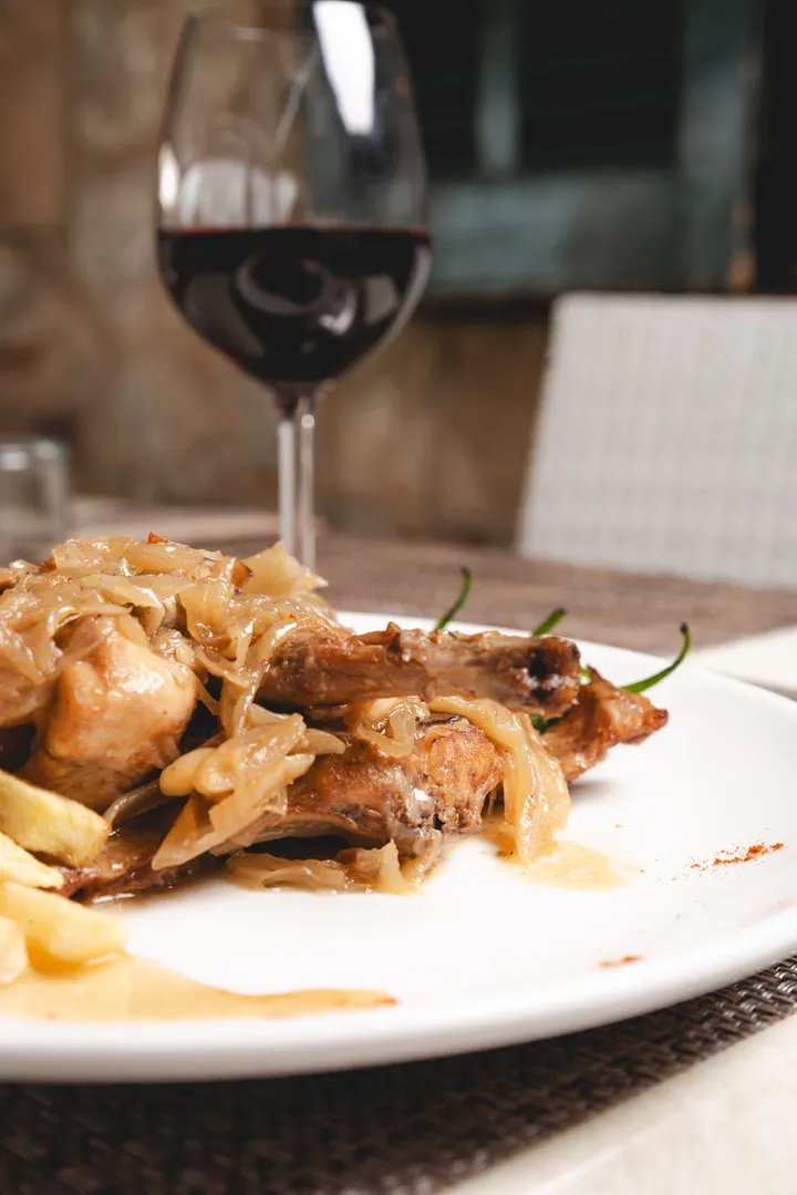 Tumbet — vegetarisches Gemüsegericht der mallorquinischen Küche Es Muntant